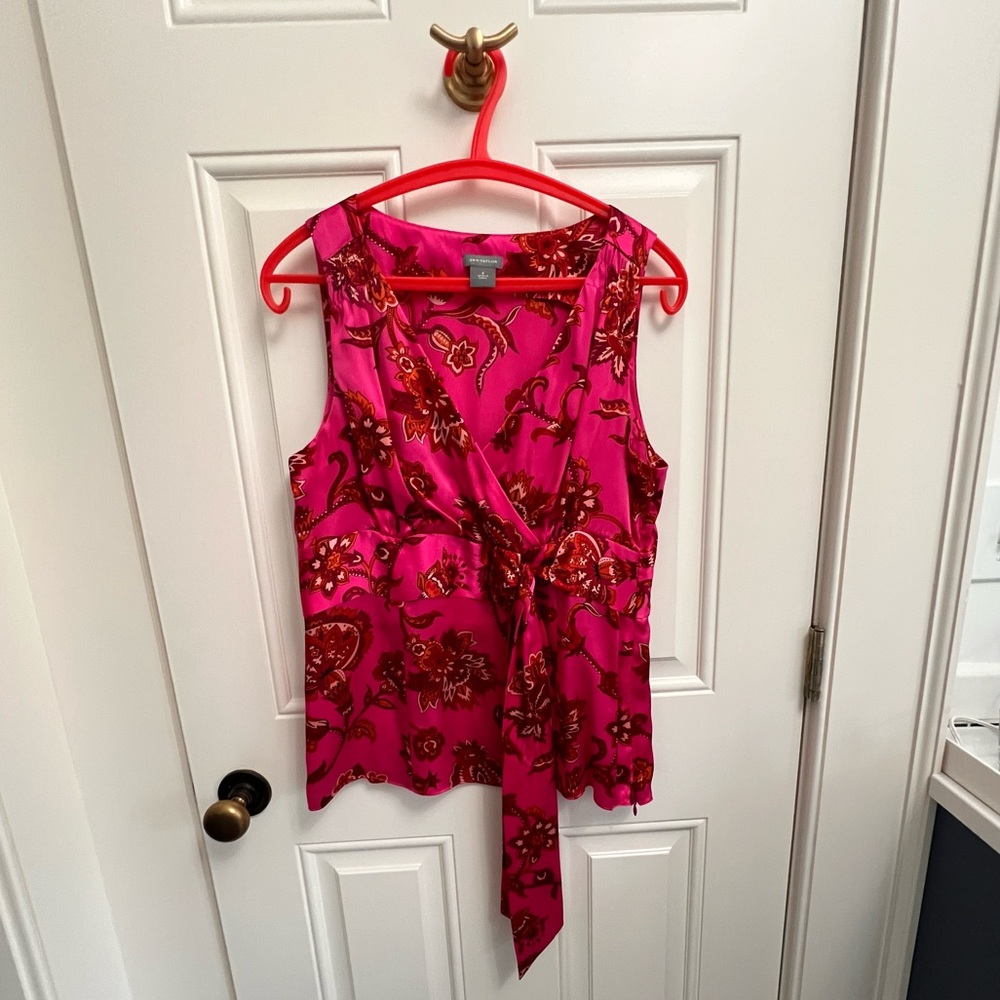 Ann Taylor top with coordinating capri pants